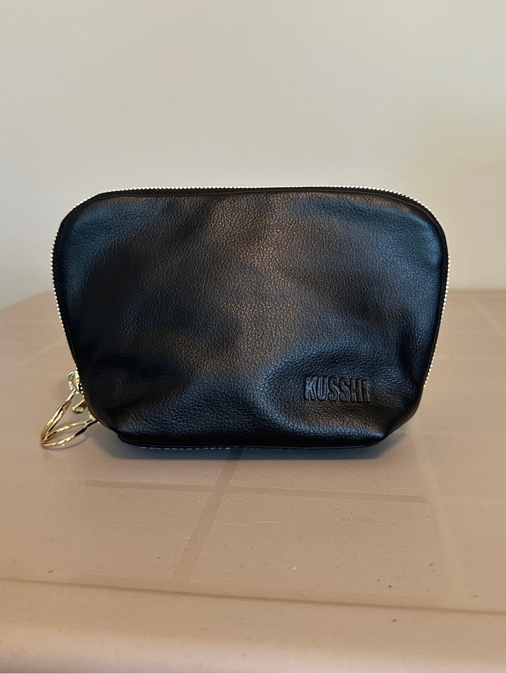 Kusshi Leather Small Makeup Bag - Picture 2 of 7